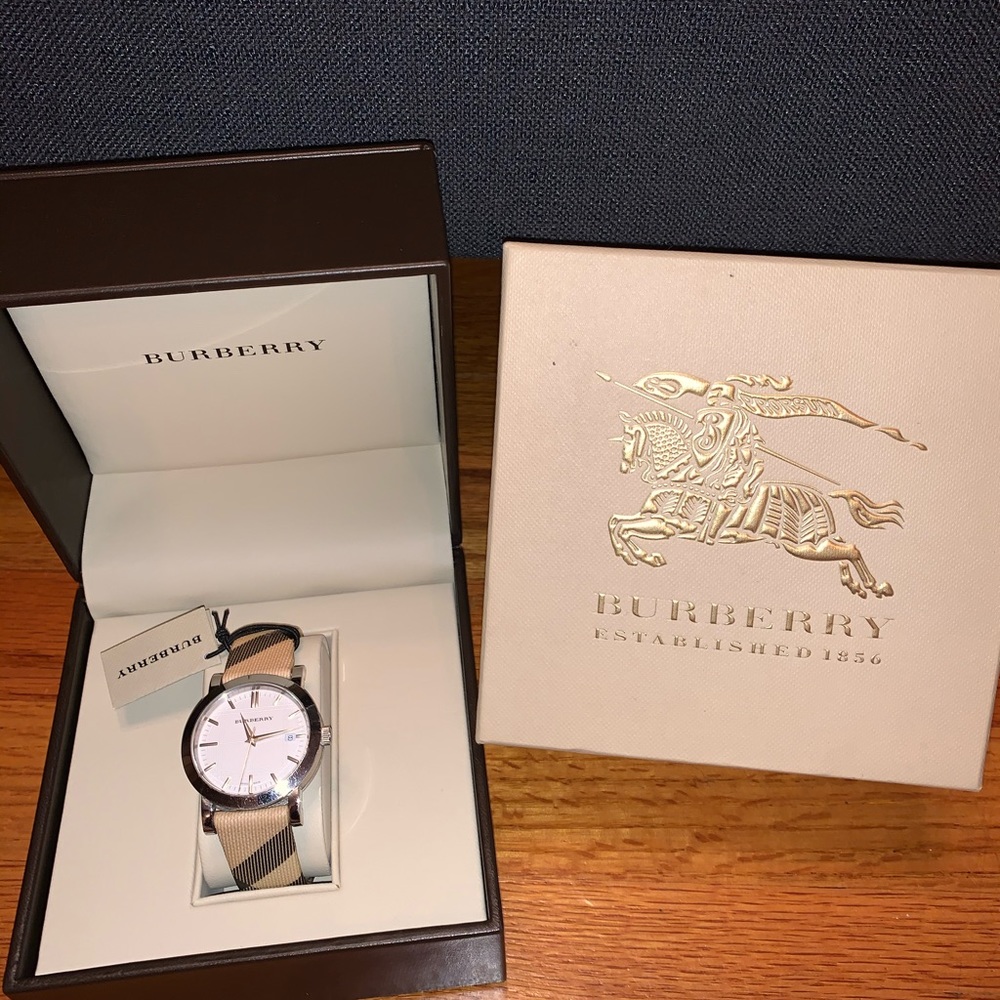 Burberry Women’s White Face Watch